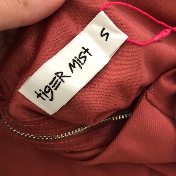 Tiger Mist Aisha off the shoulder dress NWT - Picture 7 of 8